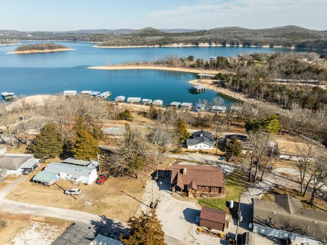 60 Chad Road, Galena, MO 65656