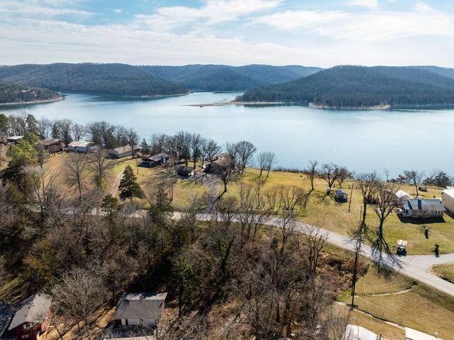 60 Chad Road, Galena, MO 65656