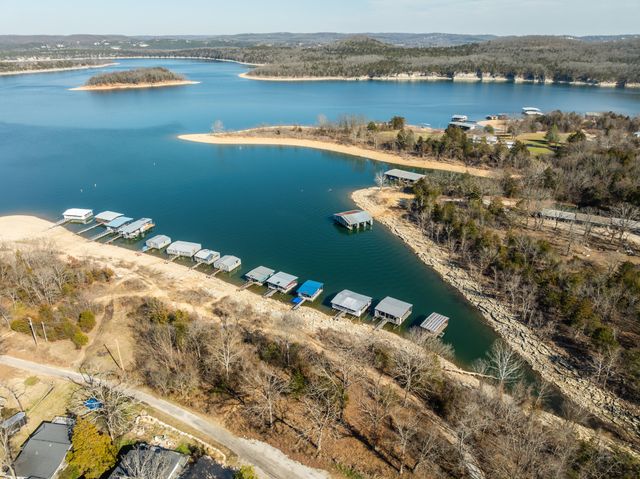 60 Chad Road, Galena, MO 65656