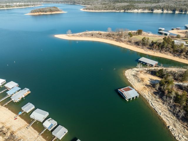 60 Chad Road, Galena, MO 65656