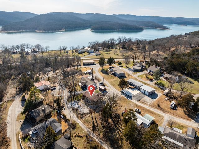 60 Chad Road, Galena, MO 65656