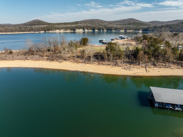 60 Chad Road, Galena, MO 65656