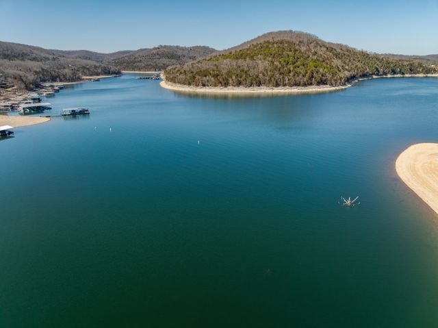 60 Chad Road, Galena, MO 65656