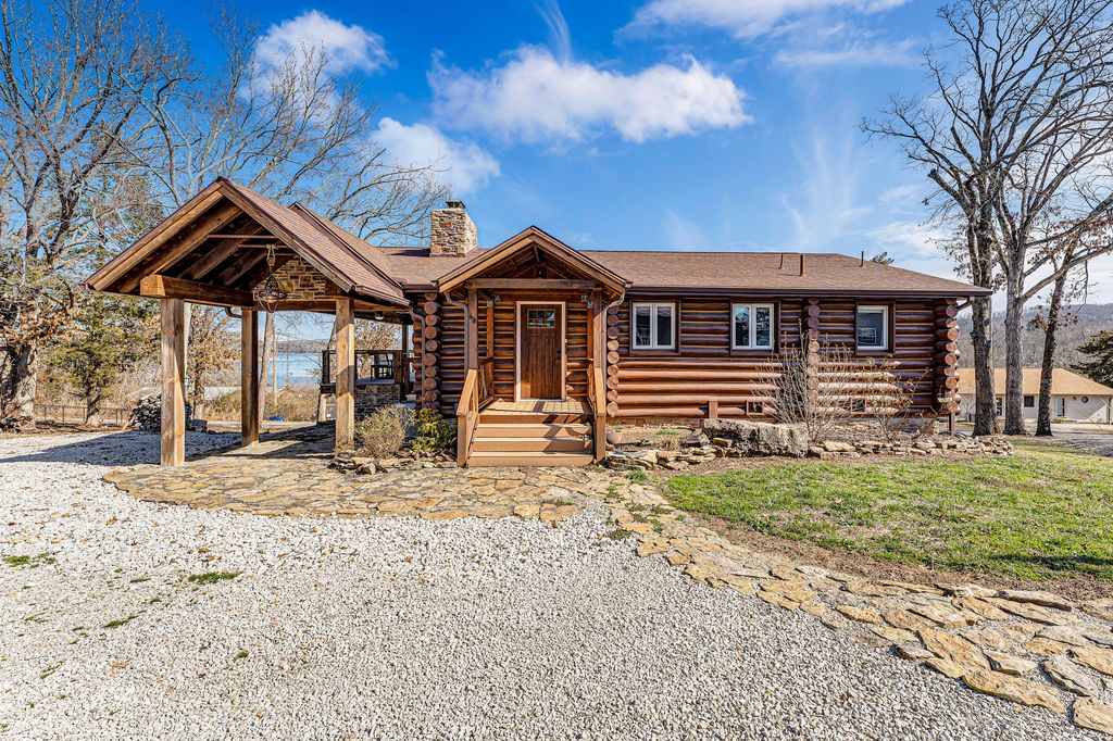 60 Chad Road, Galena, MO 65656