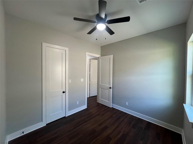 28811 Champion Oaks Dr, Magnolia, TX 77354