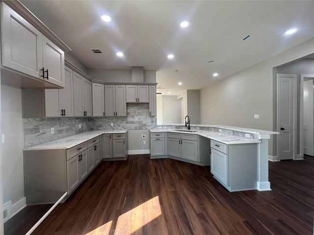 28811 Champion Oaks Dr, Magnolia, TX 77354