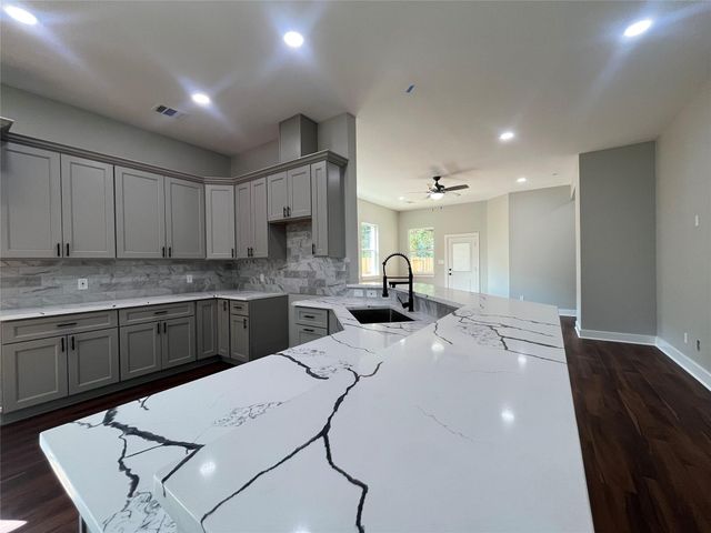 28811 Champion Oaks Dr, Magnolia, TX 77354