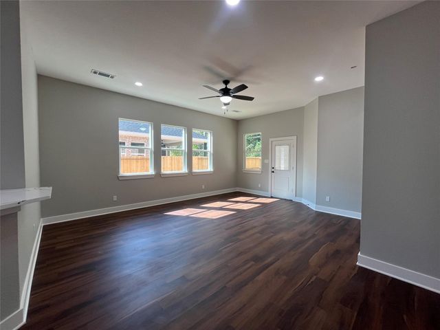 28811 Champion Oaks Dr, Magnolia, TX 77354