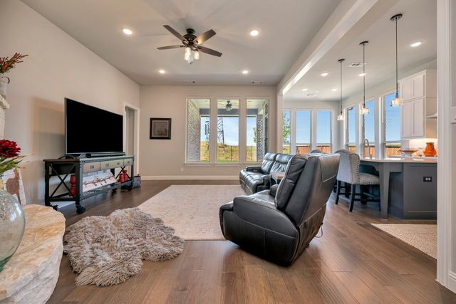 1129 Highpoint Way, Roanoke, TX 76262