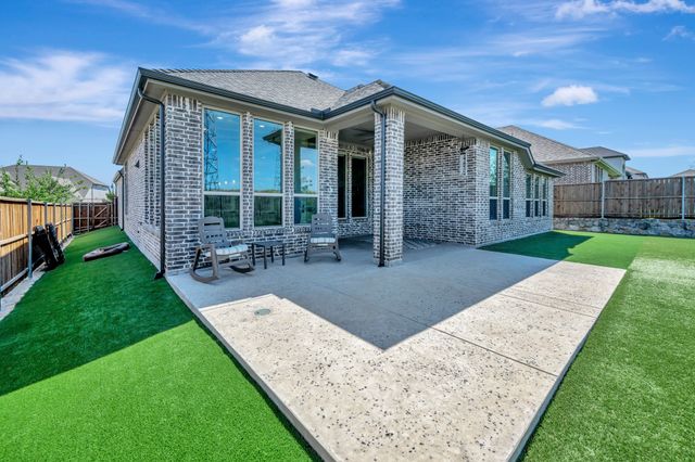 1129 Highpoint Way, Roanoke, TX 76262