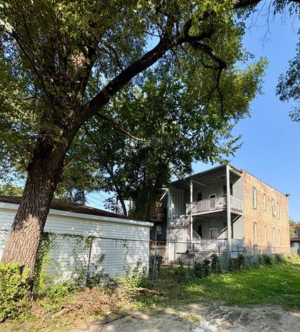 4051 W Monroe Street, Chicago, IL 60624