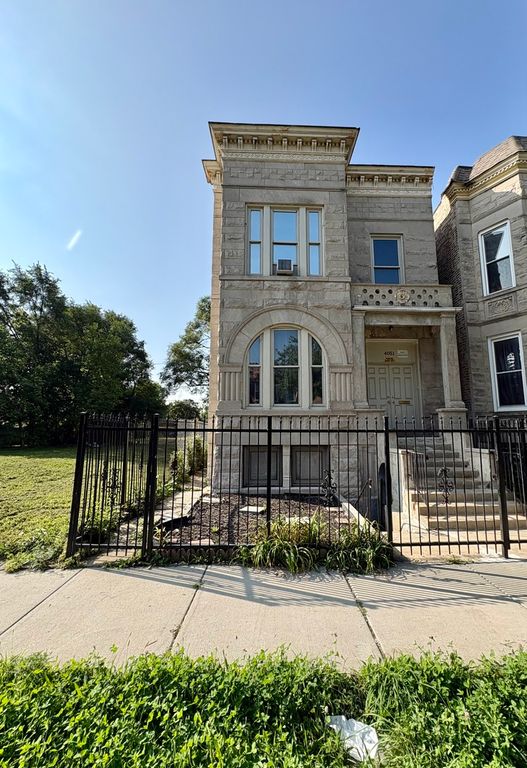 4051 W Monroe Street, Chicago, IL 60624