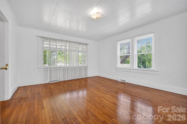 3833 1st Avenue SW, Hickory, NC 28602
