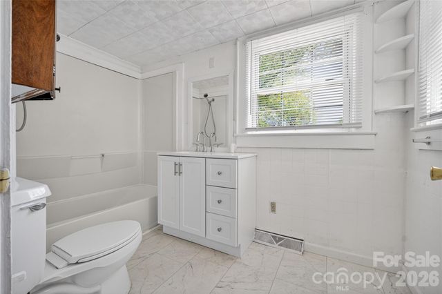 3833 1st Avenue SW, Hickory, NC 28602