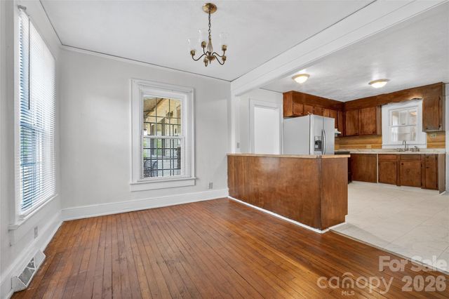 3833 1st Avenue SW, Hickory, NC 28602
