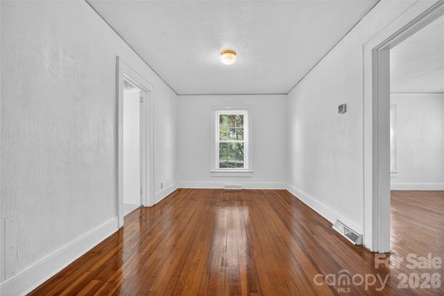 3833 1st Avenue SW, Hickory, NC 28602