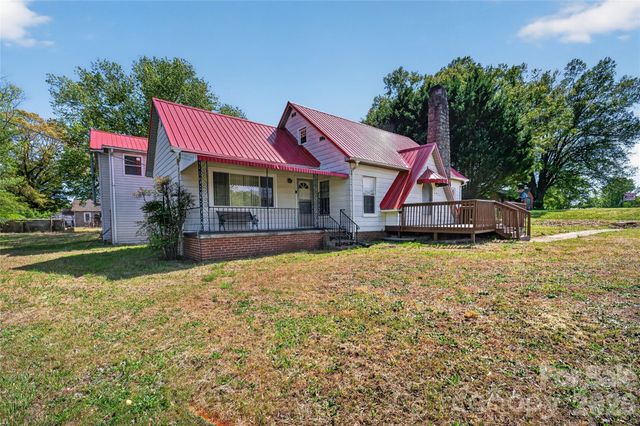 3833 1st Avenue SW, Hickory, NC 28602