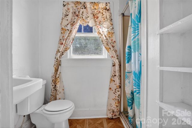 3833 1st Avenue SW, Hickory, NC 28602