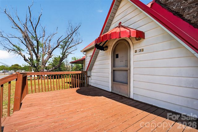 3833 1st Avenue SW, Hickory, NC 28602