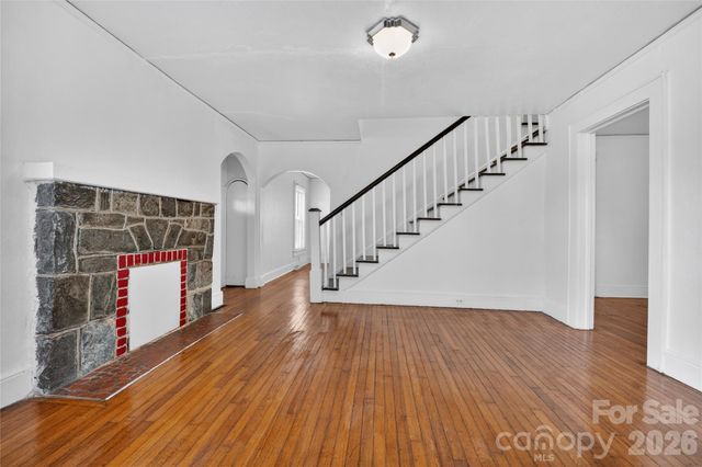 3833 1st Avenue SW, Hickory, NC 28602