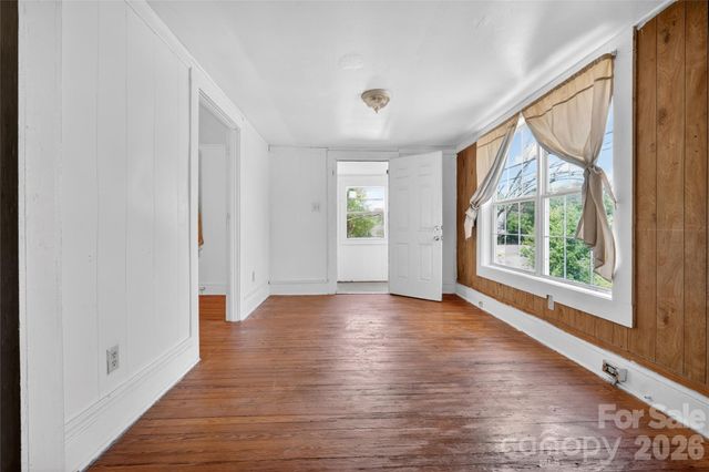 3833 1st Avenue SW, Hickory, NC 28602