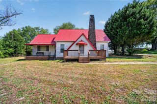 3833 1st Avenue SW, Hickory, NC 28602