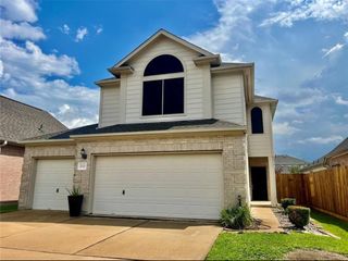 10511 Rustling Villas Lane, Houston, TX 77075