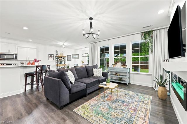 859 Royal Oak Lane, Mebane, NC 27302