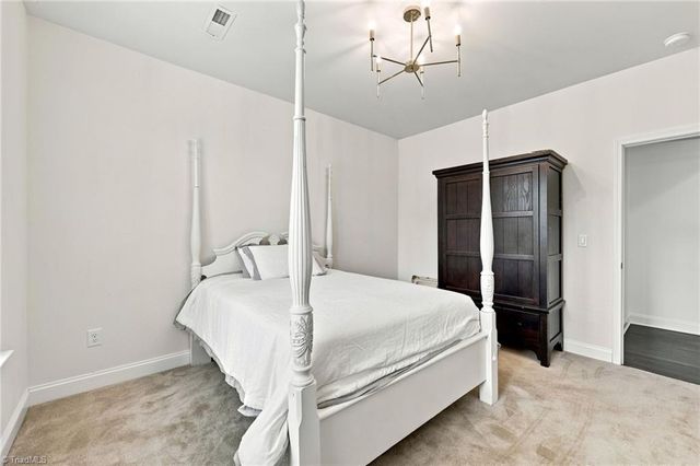 859 Royal Oak Lane, Mebane, NC 27302