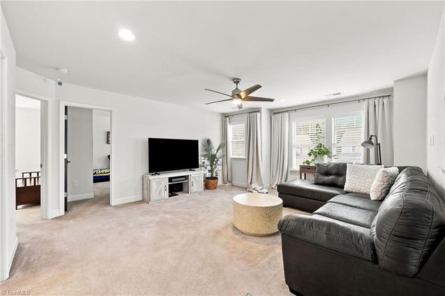 859 Royal Oak Lane, Mebane, NC 27302
