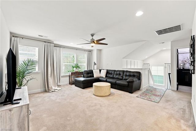 859 Royal Oak Lane, Mebane, NC 27302
