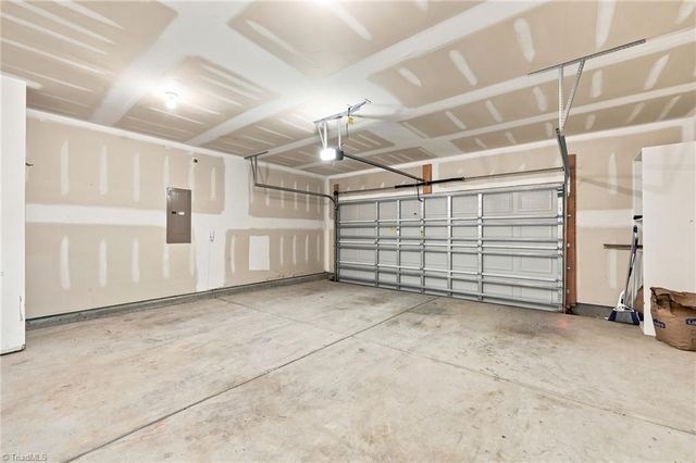 859 Royal Oak Lane, Mebane, NC 27302