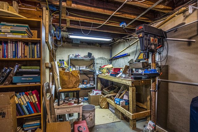 5505 Fulton Street, Ada, MI 49301