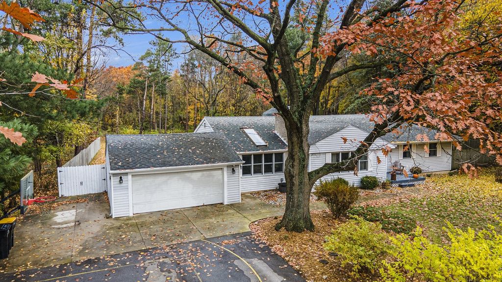 5505 Fulton Street, Ada, MI 49301