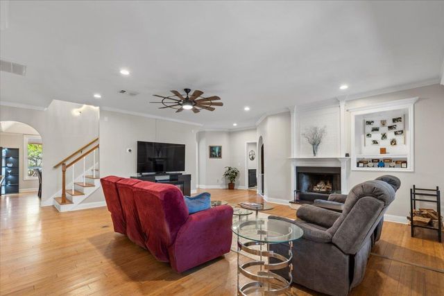 550 League Line RD, Smithville, TX 78957