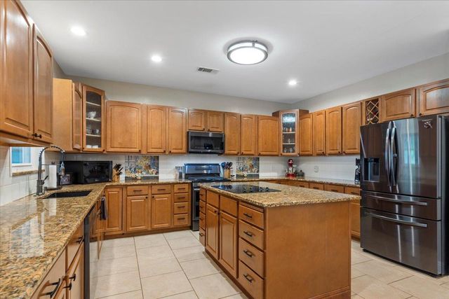 550 League Line RD, Smithville, TX 78957