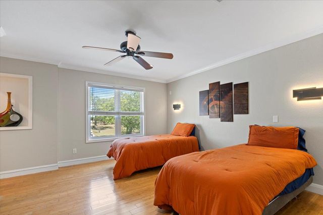 550 League Line RD, Smithville, TX 78957