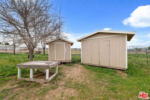 6425 Smoke Tree Road, Phelan, CA 92371