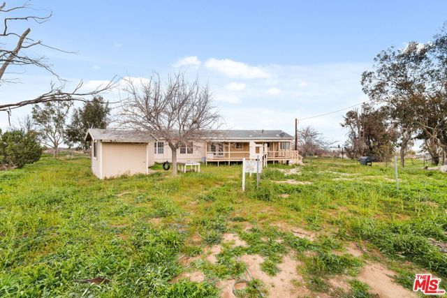 6425 Smoke Tree Road, Phelan, CA 92371