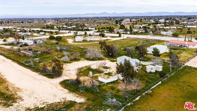 6425 Smoke Tree Road, Phelan, CA 92371