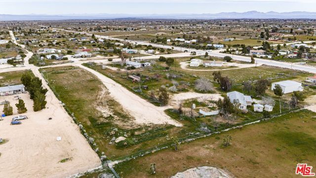 6425 Smoke Tree Road, Phelan, CA 92371