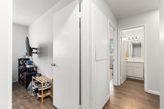 1700 Klamath River Dr, Rancho Cordova, CA 95670
