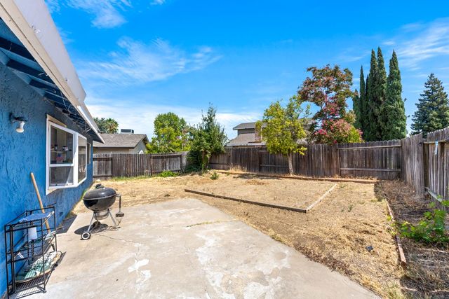 1700 Klamath River Dr, Rancho Cordova, CA 95670