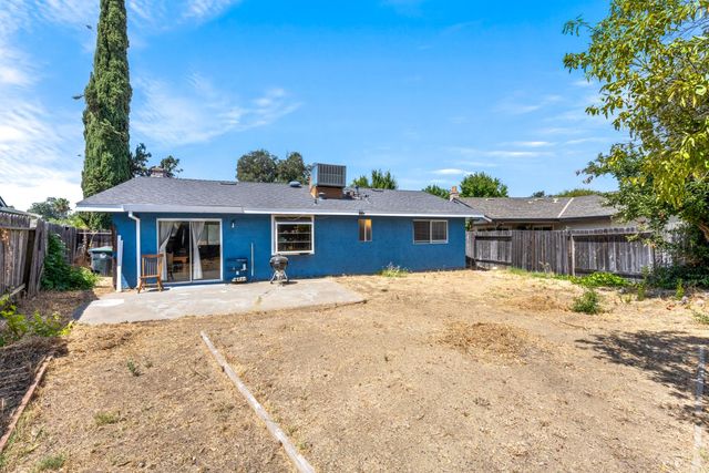 1700 Klamath River Dr, Rancho Cordova, CA 95670