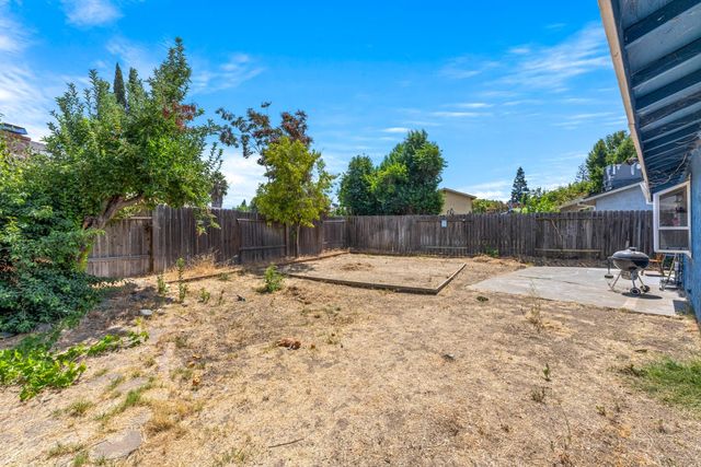 1700 Klamath River Dr, Rancho Cordova, CA 95670