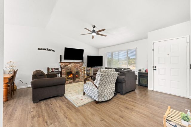 1700 Klamath River Dr, Rancho Cordova, CA 95670