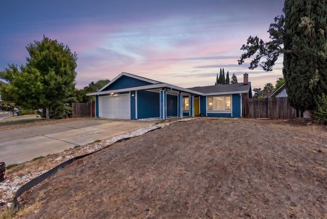 1700 Klamath River Dr, Rancho Cordova, CA 95670