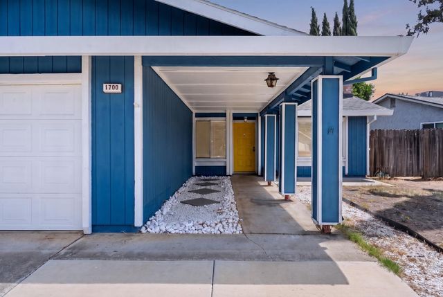 1700 Klamath River Dr, Rancho Cordova, CA 95670