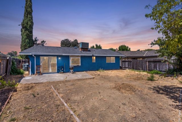 1700 Klamath River Dr, Rancho Cordova, CA 95670