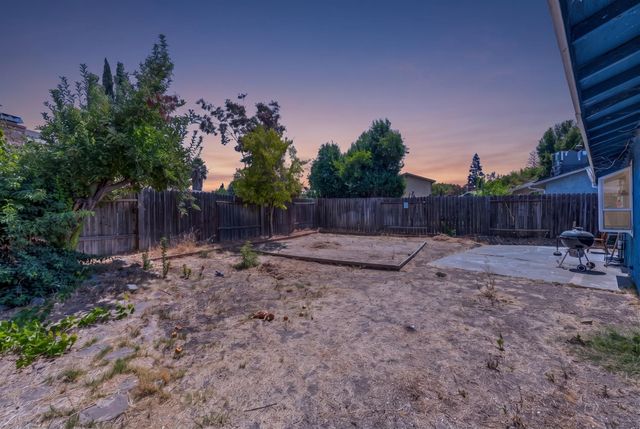 1700 Klamath River Dr, Rancho Cordova, CA 95670
